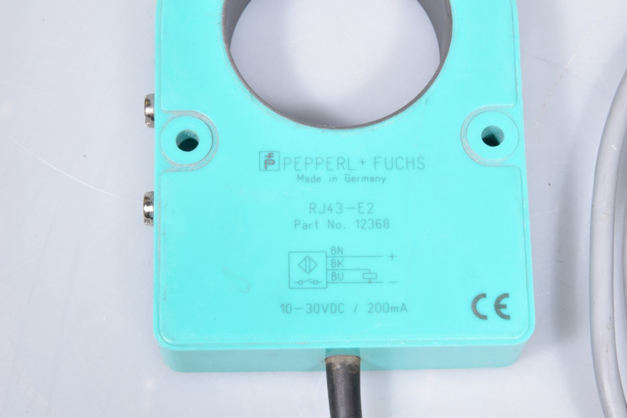 RJ43-E2 Inductive ring sensor MINT CONDITION PEPPERL+FUCHS 12368 