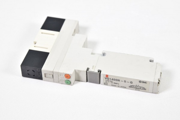 SMC VQ1400N-5-Q, 5/3-Wege-Elekromagnetventil Flanschversion