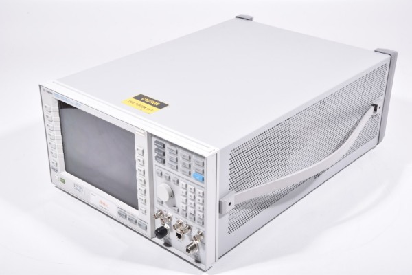 AGILENT E5515C, Wireless Communications Test Set + Options S/N:GB47390265