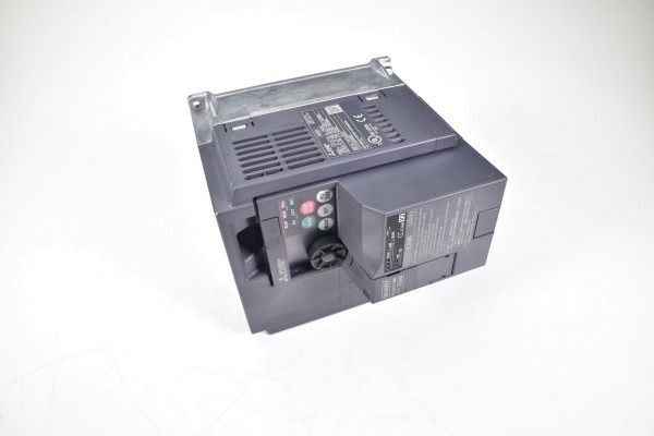 MITSUBISHI FR-E740-0.75KNC, Wechselrichter AC 380-480 V 0,75 kW