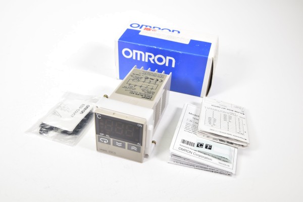 OMRON E5CS-R1PX-521, Temperaturregler 100-240 VAC - NEU
