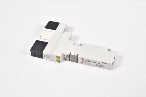 SMC VQ1200N-5B-Q, 5/2-Wege-Elekromagnetventil Flanschversion - NEU