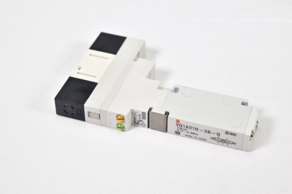 SMC VQ1A01N-5B-Q, 2x3/2-Wege-Elektromagnetventil Flanschversion - NEU