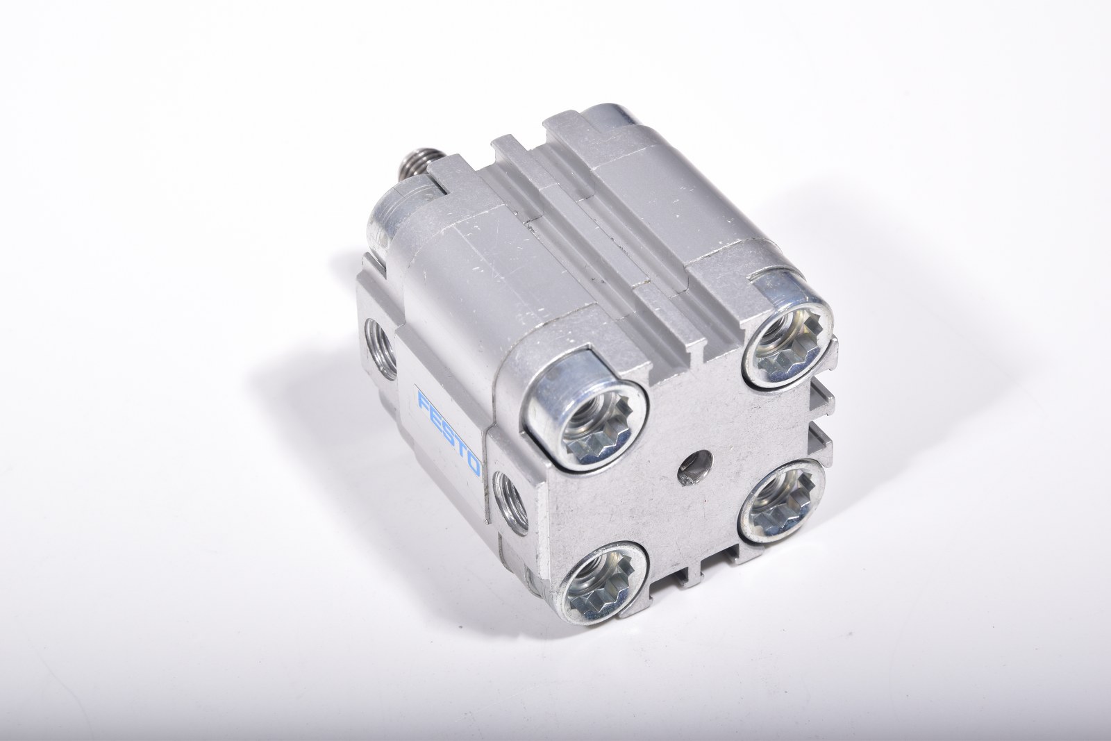FESTO ADVU-32-10-A-P-A 156617 COMPACT CYLINDER WITH SELF ALIGNING ROD END 