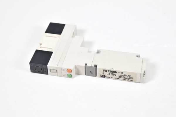 SMC VQ1200N-5, 5/2-Wege-Elekromagnetventil Flanschversion