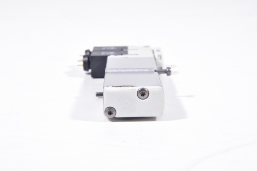 1PCS ISO1H811G IC SWITCH HISIDE 8CH DSO-36 1H811 ISO1H811